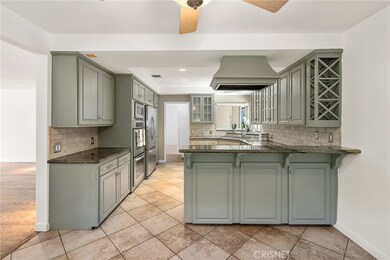 22113 Buena Ventura St, Woodland Hills, CA 91364 - photo 7