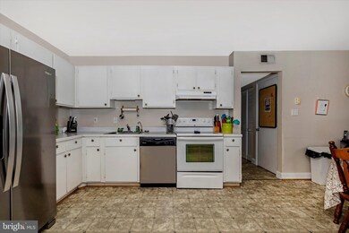 1023 Peach Orchard Ln, Brunswick, MD 21716 - photo 6