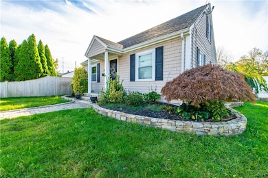 409 Metacom Ave, Bristol, RI 02809 - photo 3