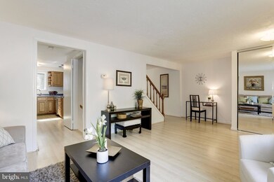 14413 Pebble Hill Ln, North Potomac, MD 20878 - photo 4