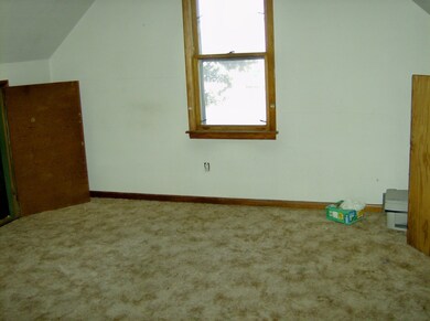 Upstairs Bedroom<|><|>
