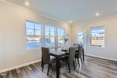 05 Dining Room