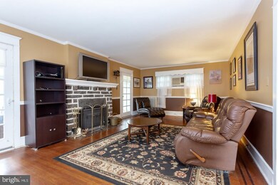 300 S Cedar Ln, Upper Darby, PA 19082 - photo 6