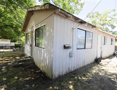 150 N 3rd St, Central Point, OR 97502 - photo 2