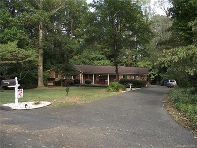 453 Heathcote Dr, Statesville, NC 28677 - photo 4