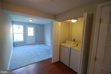 21247 Bunyan Cir, Germantown, MD 20876 - photo 5