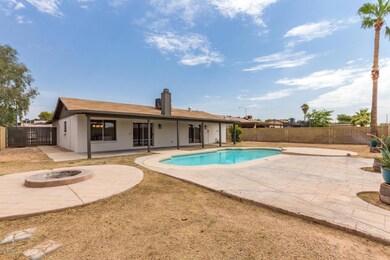 4. Huge back yard with RV gate