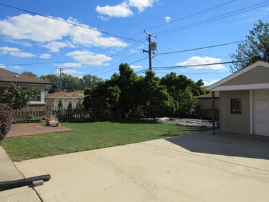 10131 Pelham St, Westchester, IL 60154 - photo 3