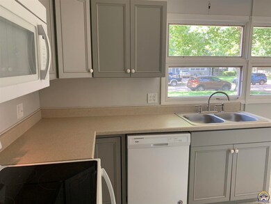 1529 SW 24th St, Topeka, KS 66611 - photo 6