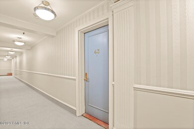 25 W Elm St unit 43, Greenwich, CT 06830 - photo 2