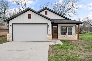 313 Mansfield Rd, Cleburne, TX 76031 - photo 6