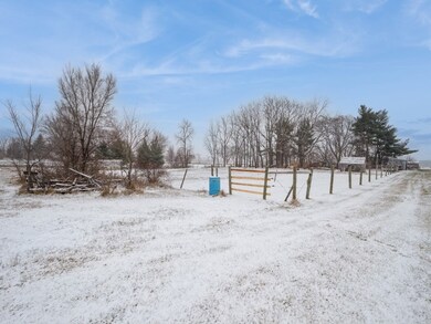 4600 Urbana Rd, Center Point, IA 52213 - photo 6