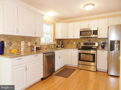 21 Applegrath Ct, Germantown, MD 20876 - photo 3