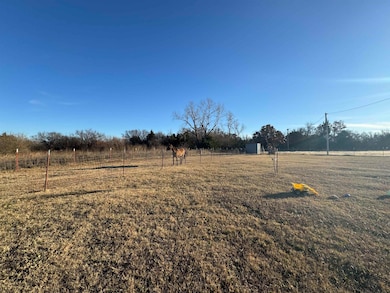 1110 Cason Rd, Marlow, OK 73055 - photo 5