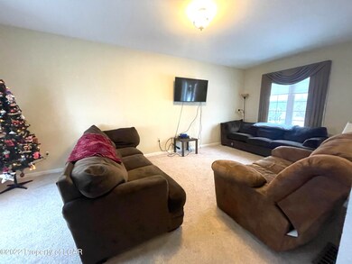 11 Aristocrat Cir, Sugarloaf, PA 18249 - photo 3