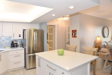 Yorkshire House unit 811, Saint Petersburg, FL 33715 - photo 3