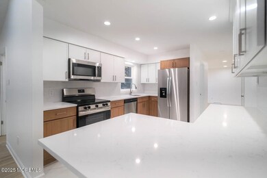 125 N Shore Rd, Upper Township, NJ 08223 - photo 6