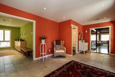 006-Foyer-2671713-small