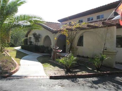WALK TO ENTRY WAY