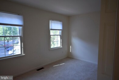 2922 Waterford Ct, Vienna, VA 22181 - photo 7