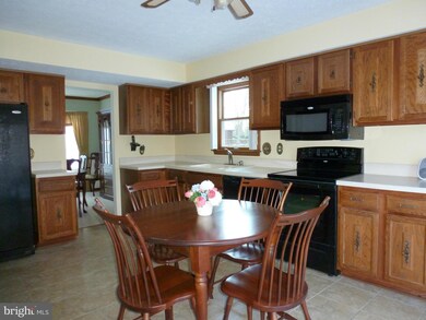 4287 Candlestick Ct, Dumfries, VA 22025 - photo 5