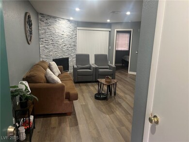 2180 Pinetop Ln unit 104, Las Vegas, NV 89119 - photo 4