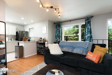 06-Living Room_MAX1860