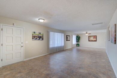 927 E Navajo Ave-23
