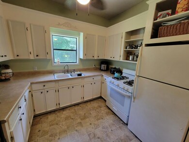 5284 Wintergreen Rd, Bascom, FL 32423 - photo 7