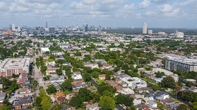 1631 Colquitt St, Houston, TX 77006 - photo 4