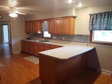 216 Willow Dr, Collinsville, IL 62234 - photo 5