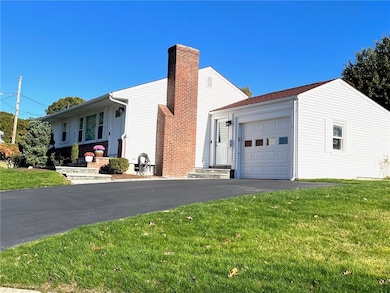 Side Enclosed Breezeway/mudroom