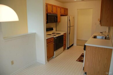 116 Lindfield Cir, Macungie, PA 18062 - photo 2