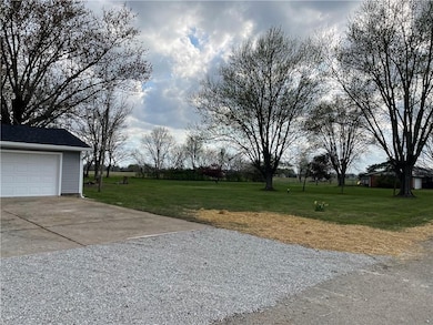 1201 E Meadows Dr, Greensburg, IN 47240 - photo 4