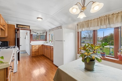 0S348 East St, Winfield, IL 60190 - photo 2