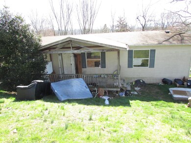 124 Hillside Dr, Johnson City, TN 37601 - photo 2