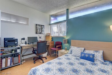 3138 Burnham Ave, Las Vegas, NV 89169 - photo 7