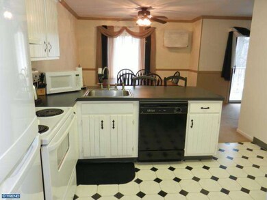 300 Campbell Cir unit F22, Downingtown, PA 19335 - photo 2