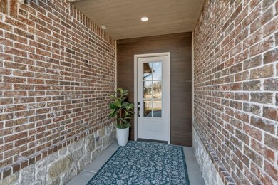 811 N Thornton St, Wichita, KS 67235 - photo 4