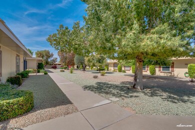 10470 W Palmeras Dr, Sun City, AZ 85373 - photo 3