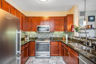 60 Winooski Falls Way unit 1402, Winooski, VT 05404 - photo 3