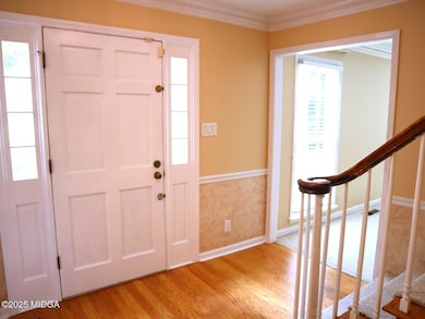 5 Entrance Way