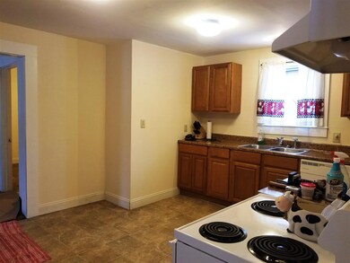 22 Maple St unit Downstairs, Lincoln, NH 03251 - photo 4