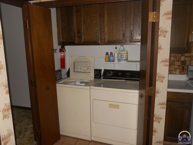 3418 SW Skyline Pkwy, Topeka, KS 66614 - photo 7