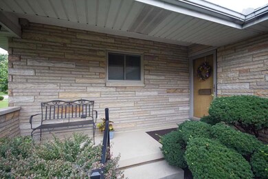Sherbrooke Porch 2(6 of 49)