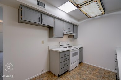 14204 N Newcastle Dr unit 15C, Sun City, AZ 85351 - photo 7