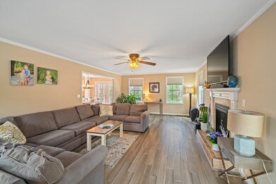 46 Mountainview Rd, Uxbridge, MA 01569 - photo 5