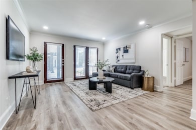 10211 Regal Oaks Dr unit 120, Dallas, TX 75230 - photo 7