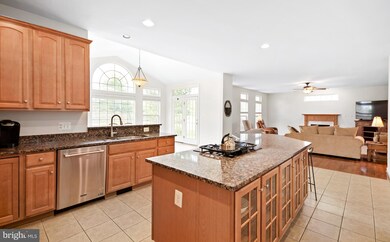 11277 Suffolk Dr, Hagerstown, MD 21742 - photo 6