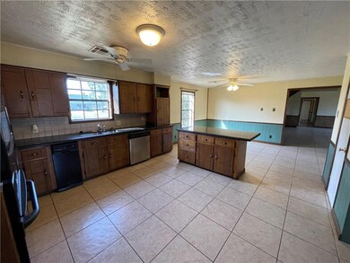 842 S Tamela Dr, Lake Charles, LA 70605 - photo 3